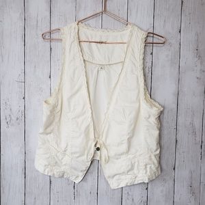 Loft cream/white vest, lace, medium